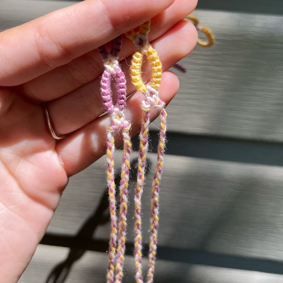 Handmade matching pack woven Daisy chain friendship bracelets purple yellow - Picture 5 of 11